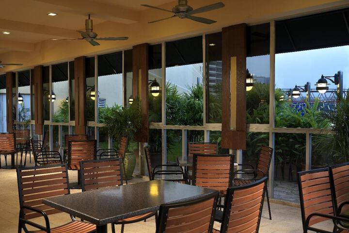 Dining Photos