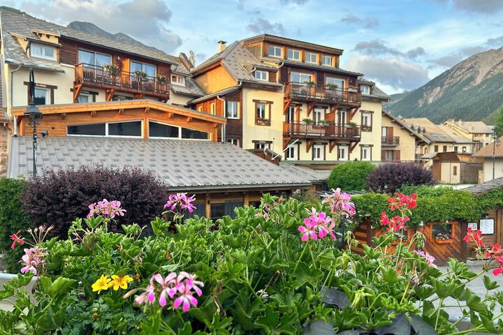 Logis Hôtel Les Autanes & Spa