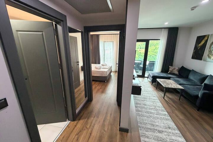 Room 5 of 11