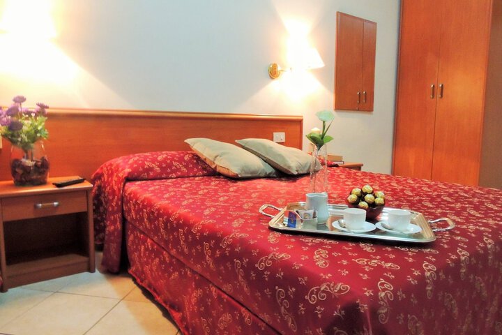 Room 5 of 23