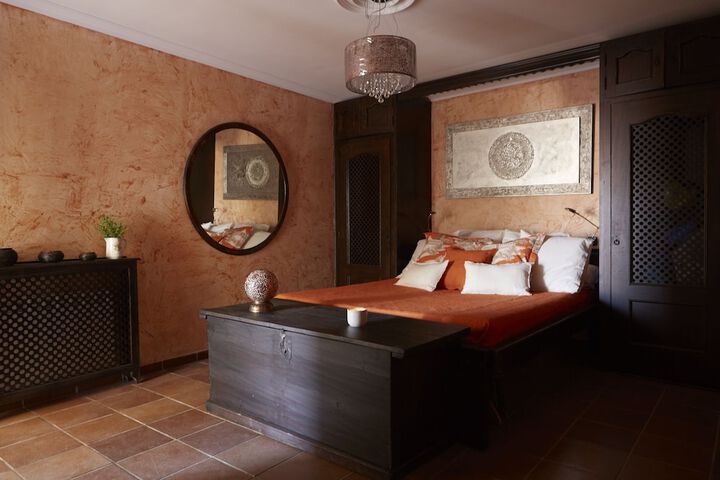 Room 9 of 33