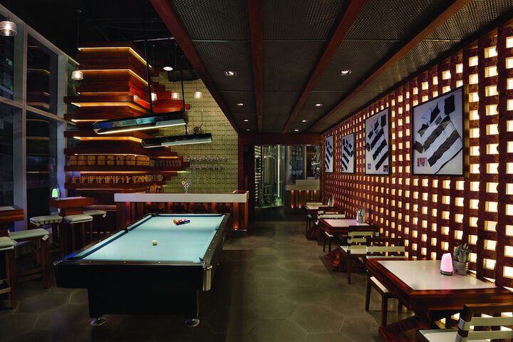 Lounge 62 of 90