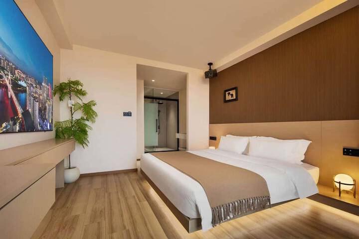 Room 18 of 112