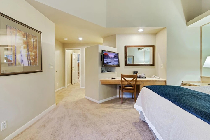 Room 5 of 14