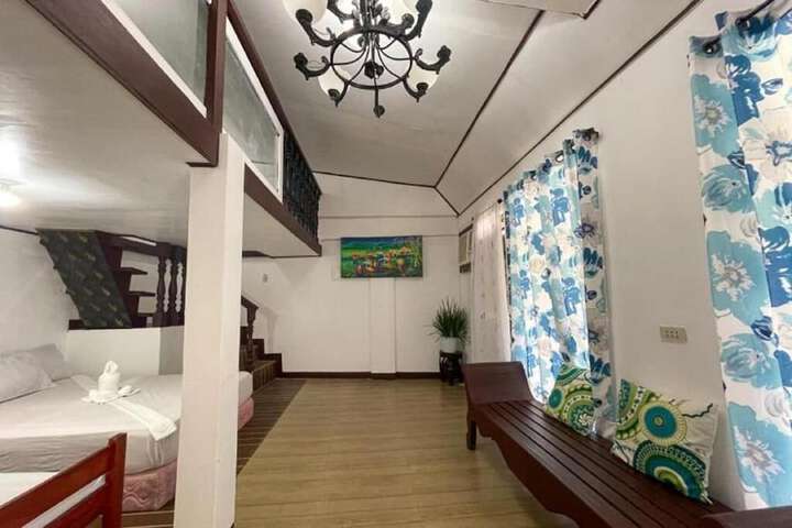 Room 18 of 48