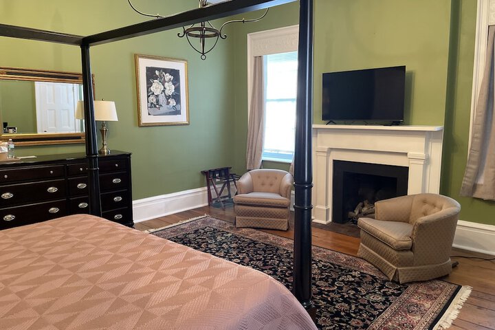 Room 96 of 170
