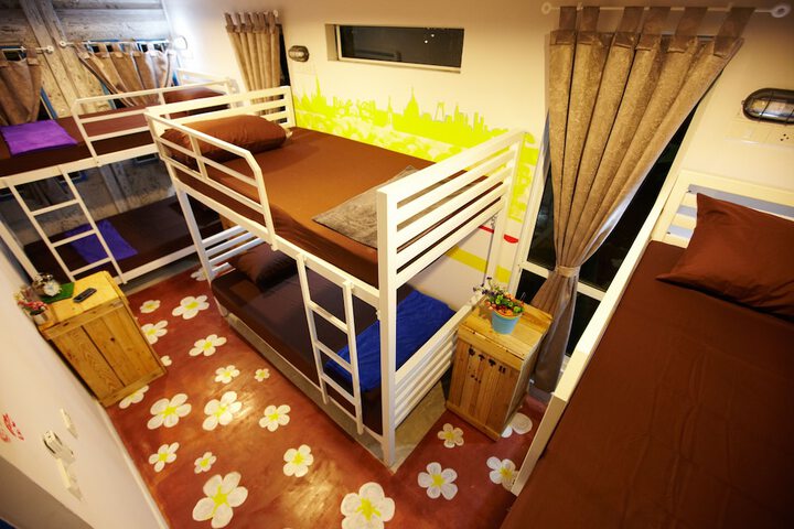 Room 6 of 37