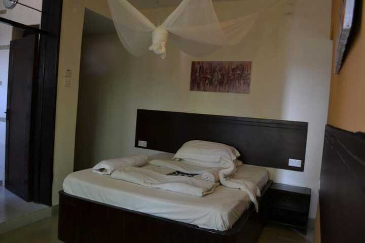 Room 4 of 20