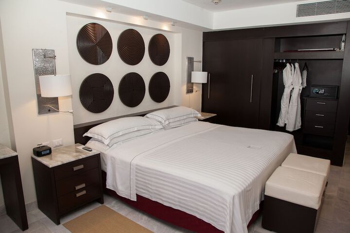 Room 11 of 101