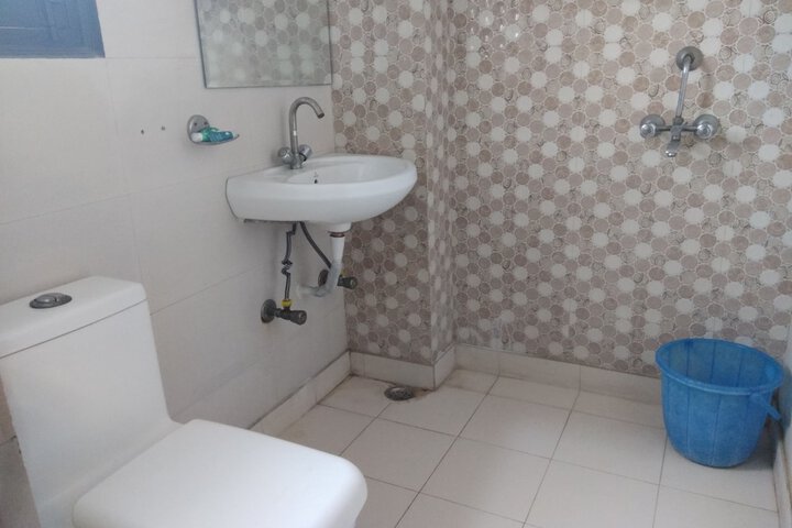 Room 2 of 5