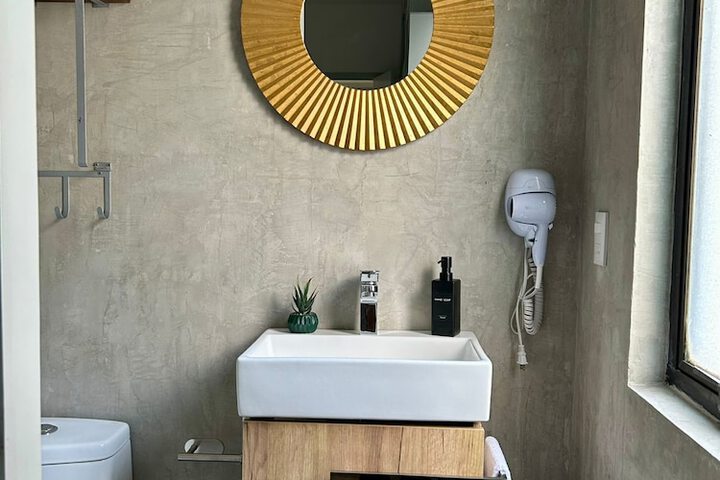 Room 34 of 46