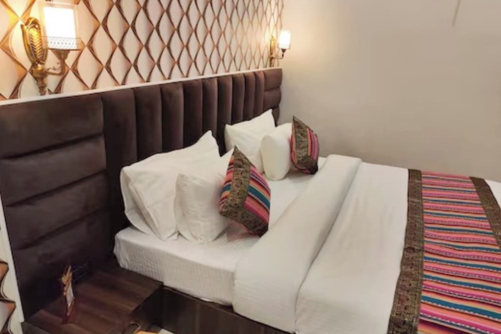 Room 17 of 25