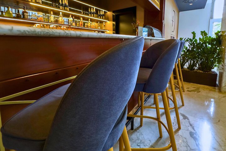 Lounge 47 of 65