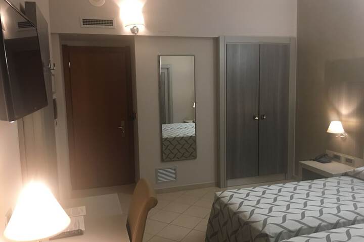 Room 18 of 188
