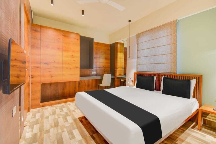 Room 2 of 15