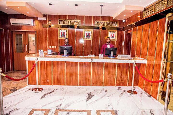 Villa Hilton Hotels & Apartments