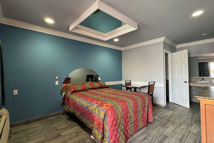 Room 11 of 31
