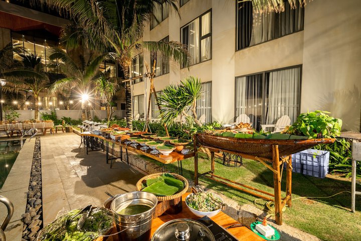 Dining 66 of 79