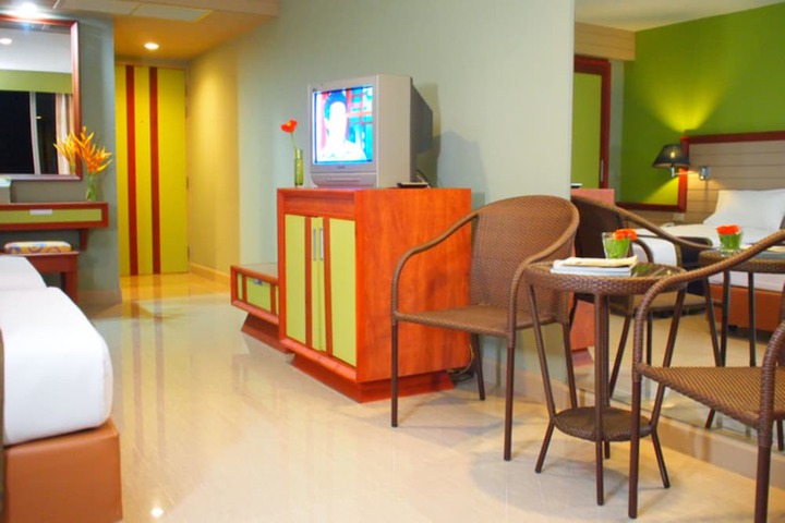 Room 6 of 131