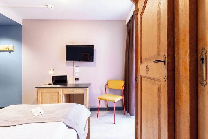 Room 25 of 178