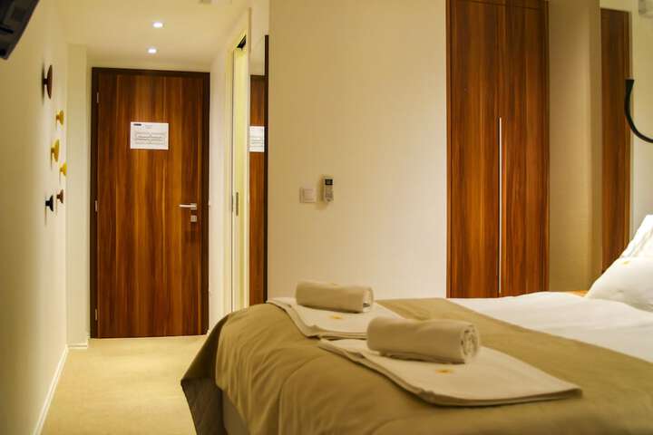 Room 12 of 65