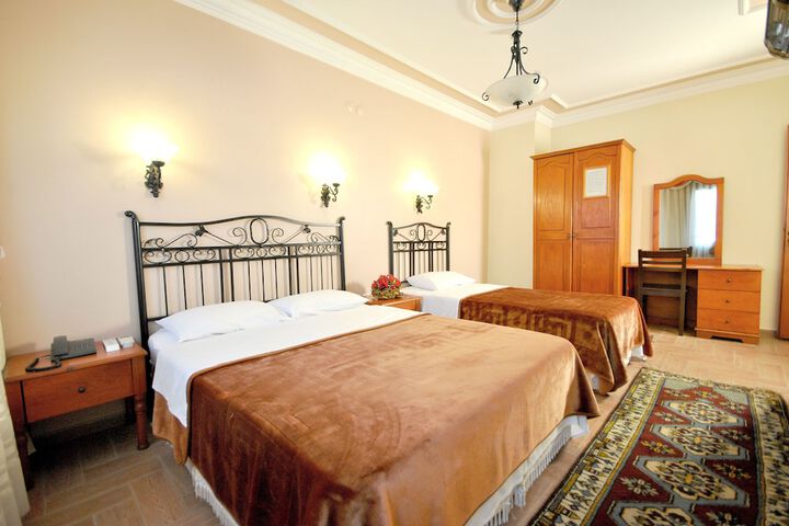 Room 9 of 30