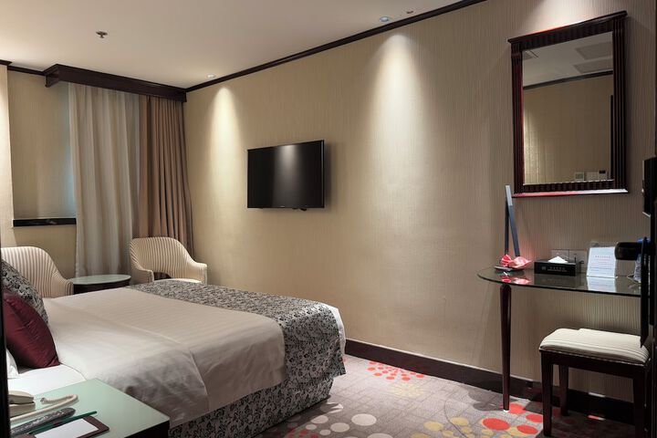 Room 5 of 46