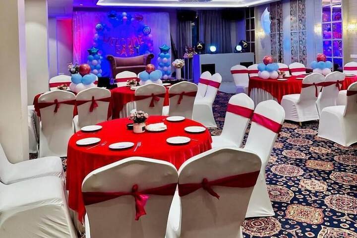 Ballroom/Hall 36 of 40