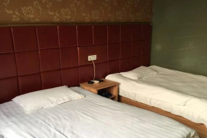 Room 11 of 13