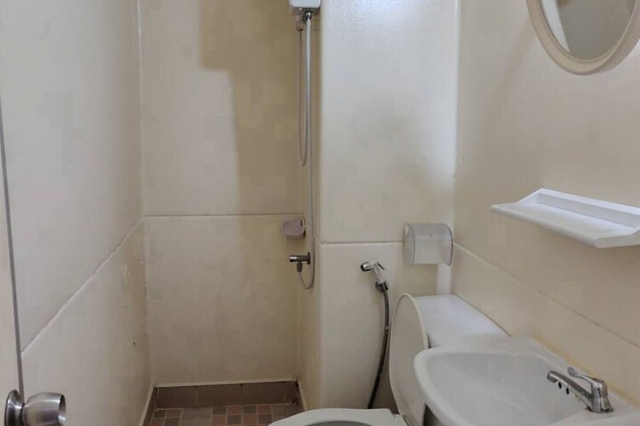 Room 15 of 16