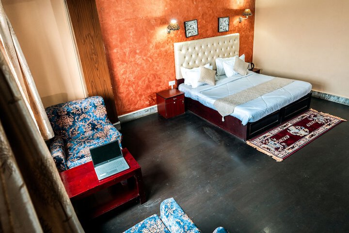 Room 15 of 30