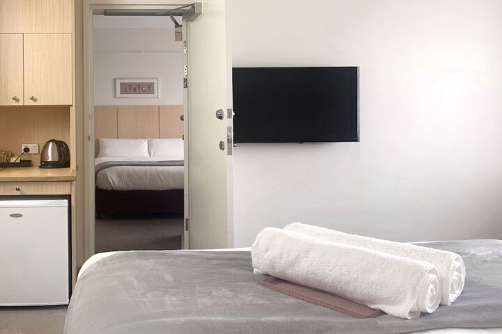 Room 12 of 38