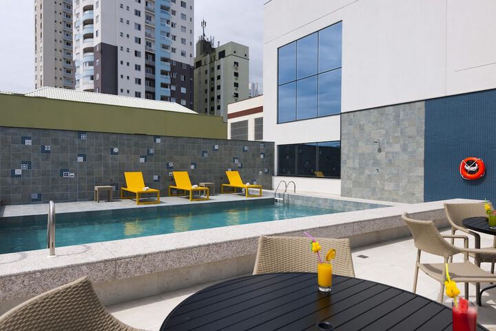 Pool 14 of 34