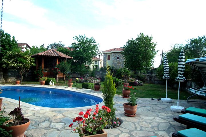 Pool 19 of 23