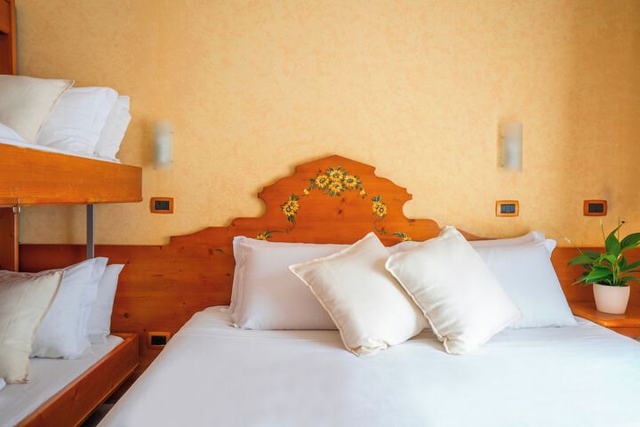 Room 28 of 47