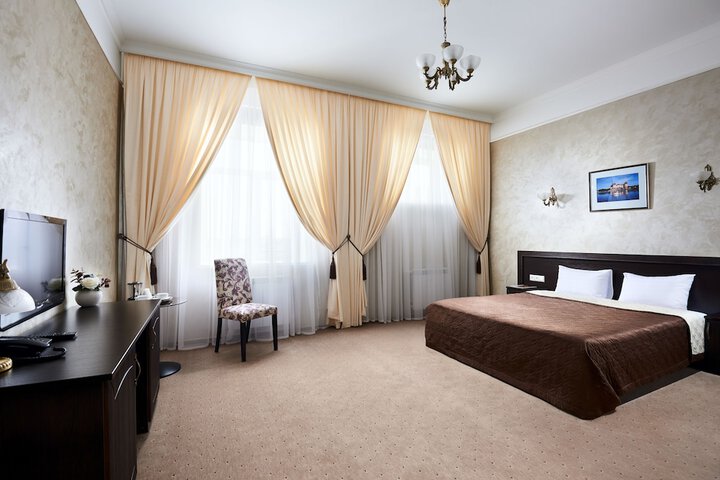 Room 9 of 28