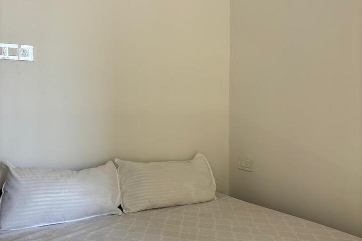 Room 8 of 31