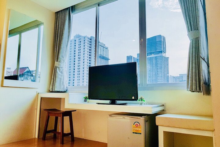 Room 12 of 67