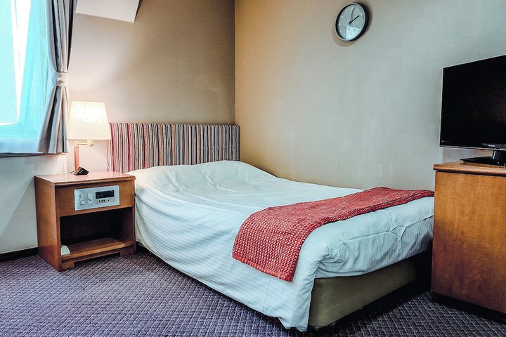 Room 14 of 27