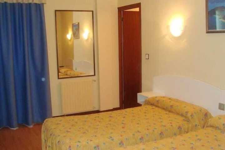 Room 3 of 21
