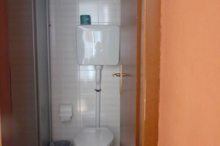 Room 49 of 67