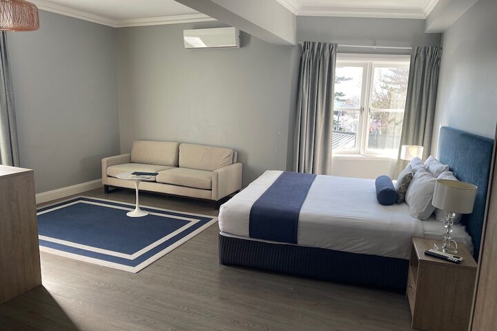Room 10 of 34