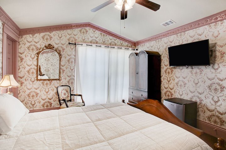 Room 43 of 82
