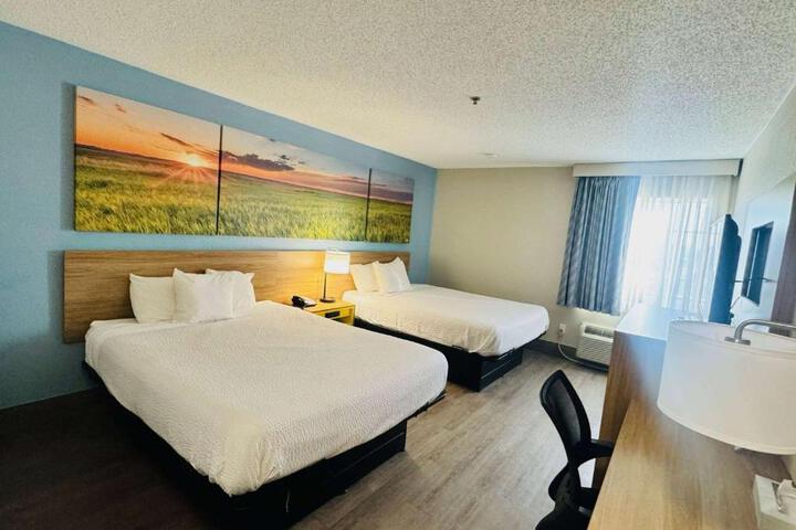 2 Queen Beds Accessible (7 of 11)