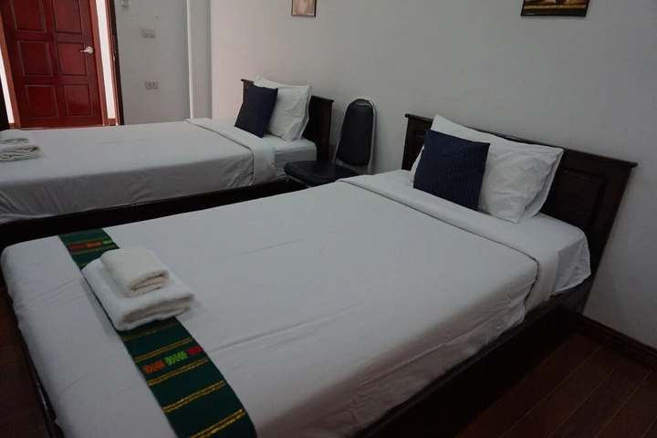 Room 6 of 23