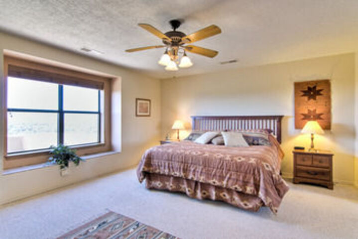 Room 8 of 27