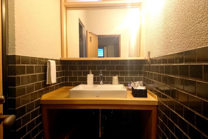 Room 16 of 45