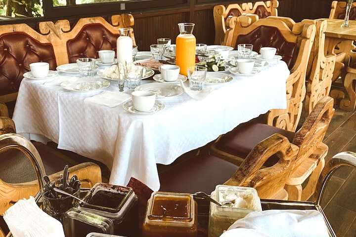 Breakfast/Coffee Service 25 of 36