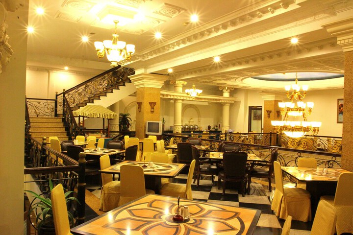 Dining Photos