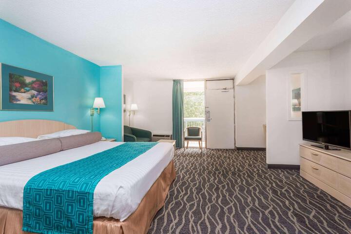 2 Double Beds (4 of 8)